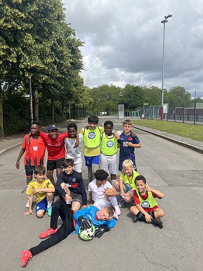 Foto: Die Mannschaft unserer Schule zeigt sich auf dem Gruppenfoto.